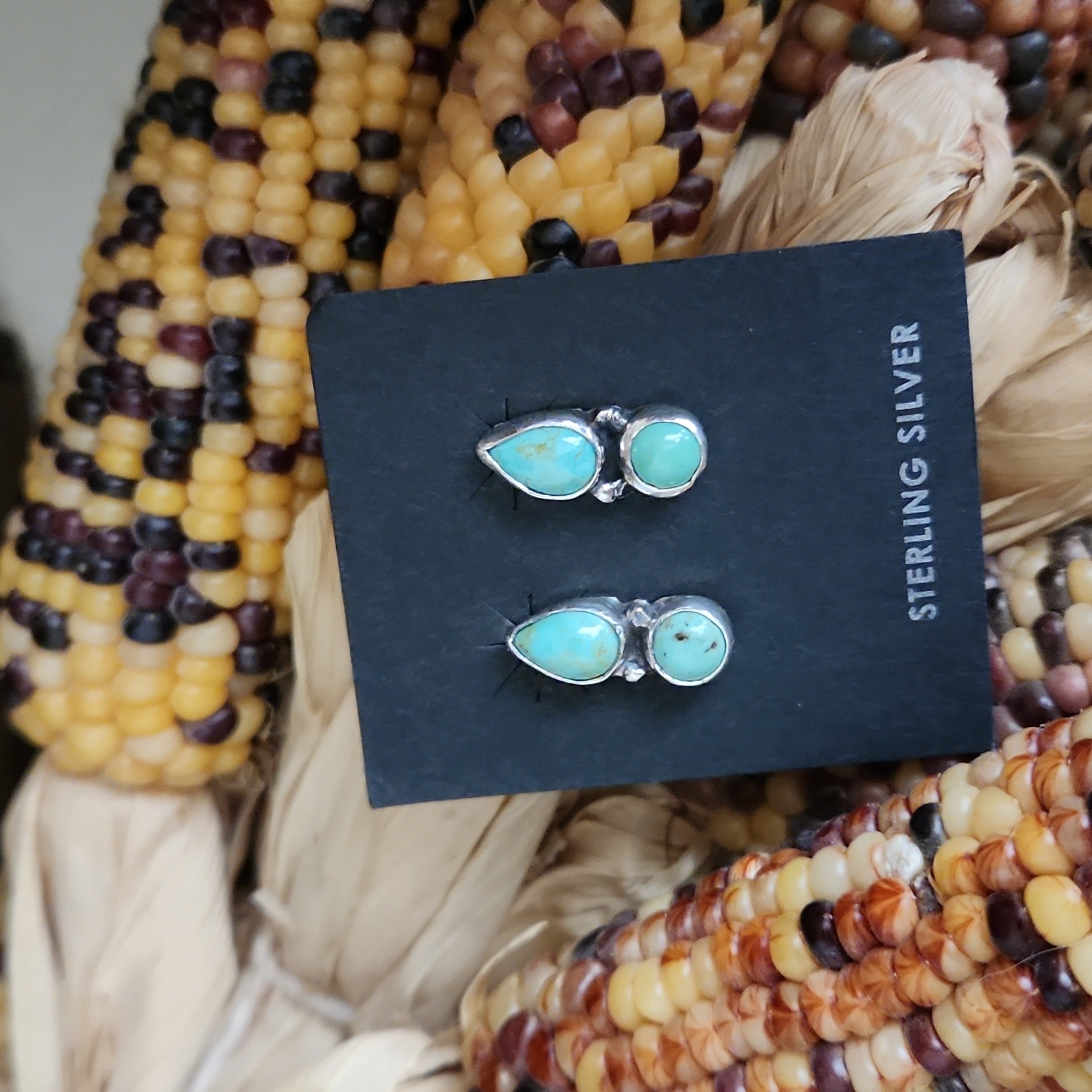 Beautiful Nwot Native American Navajo Turquoise And Sterling Earrings